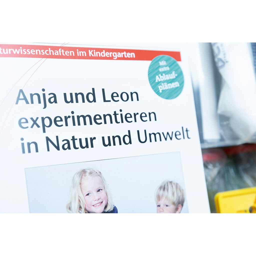 Anja und Leon experimentieren in Natur und Umwelt